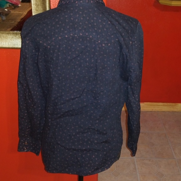 (3 for $15)Size L button down blouse - Picture 2 of 3